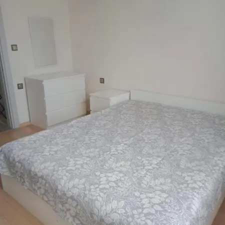 Vila Muhtesem Triplex Esyali Kusadası