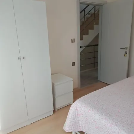 Muhtesem Triplex Esyali Kusadası